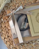 Hediyelik Termo Deri Yasin Seti – Örtü, Takke, Tesbih, Esans – Mevlit, Umre, Hac Hediyeliği thumbnail 1