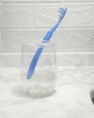 2 ADET DİŞ FIRÇALIK BEYAZ İNCİLİ AKRİLİK 8X8X11CM BANYO SETİ thumbnail 2