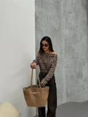 Kadın Leopar Desenli Düşük Omuzlu Bluz thumbnail 4