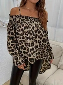 Kadın Ip Askılı Omuzlardan Açık Leopar Desenli Asimetrik Kesim Süprem Bluz thumbnail 1