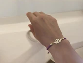 14 Ayar Altın Plakalı Harfe Özel Mor İpek Örgülü Taç Motifli Hediye Bileklik-622 thumbnail 2