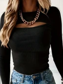 Kadın Uzun Kollu Pencere Detaylı Kaşkorse Bluz thumbnail 1