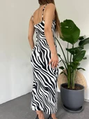 Kadın Zebra Baskılı Omuz Askılı Sırt Dekolteli Yırtmaç Detay Elbise thumbnail 4