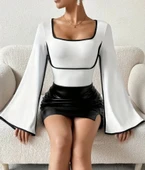 Kadın U Yaka Siyah şerit Detyalı Yarasa Kol Dalgıç Kumaş Arabiyeli Bluz thumbnail 1