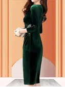 Kadın Uzun Kollu Yakası Açık Yanlardan Büzgülü Taş Detaylı Midi Kadife Elbise thumbnail 2