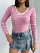 V yaka çizgili bluz pembe thumbnail 2