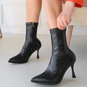 Moert Siyah Cilt Streç Topuklu Bot thumbnail 4