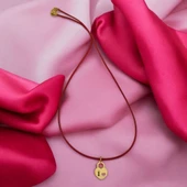 14 Ayar Altın Plakalı Doğum Günü Hediyesi İçin Harfe Özel Kırmızı Bağlıklı Kalp Motifli Kolye-633 thumbnail 1