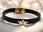 14 Ayar Altın Plakalı Harfe Özel Doğal Siyah Derili Taç Figürlü Hediye Bileklik-638 thumbnail 1