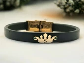 14 Ayar Altın Plakalı Harfe Özel Koyu Yeşil Derili Taç Motifli Hediye Bileklik-639 thumbnail 1