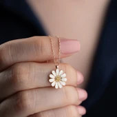 Vaoov 925 Ayar Gümüş Beyaz Papatya Kolye thumbnail 1