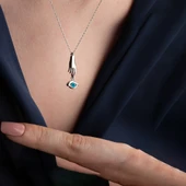 Vaoov 925 Ayar Gümüş El Figürü ve Sallantılı Göz Kolye thumbnail 2