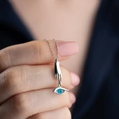 Vaoov 925 Ayar Gümüş El Figürü ve Sallantılı Göz Kolye thumbnail 1