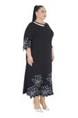 Kadın Büyük Beden Yarım Kollu Siyah Şık Çiçek Nakışlı Uzun Elbise thumbnail 2
