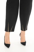Büyük Beden Kadın Mom Fit Paçası Taş Detaylı Pantolon - 2