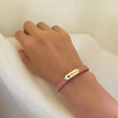 14 Ayar Altın Plakalı İsme Özel Koyu Pembe Derili Kelebek Figürlü Hediye Bileklik-654 thumbnail 2