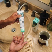 Badger Organik Yüz Güneş Kremi - SPF 30 - Mavi Işık Korumalı - Doğal Mat Bitiş - Mineral Filtre - 50 ml thumbnail 6