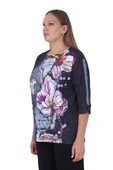 Büyük Beden Çiçek Kuş Baskılı Taşlı Kapri Kol Bluz thumbnail 2