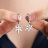 925 Ayar Gümüş Beyaz Taşlı Sallantılı Çiçek Küpe thumbnail 2