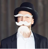 Beyaz Renk Kendinden Yapışkanlı Takma Sakal Bıyık ve Kaş Seti thumbnail 1