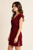 Kadın Bordo Yanları Yırtmaçlı Tokalı V Yaka Mini Plaj Elbisesi thumbnail 2
