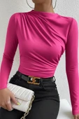 Kadın Fuşya Belden ve Boyundan Büzgü Detaylı Uzun Kollu Bluz thumbnail 1