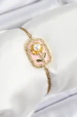 316L Çelik Zincir Pembe Mineli Sanatsal Portre İnci Detaylı Papatya Model Gold Renk Kadın Bileklik - TJ-BB7232 thumbnail 1