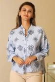 DİK YAKA İŞLEMELİ MAVİ KADIN BLUZ 51029-2Y5 - 4