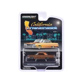 Greenlight 1/64 California Lowriders Series 6- 1963 Chevrolet Impala SS Convertible Top Up thumbnail 4