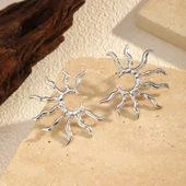 Göz Alıcı Gösterişli Gümüş Kaplama Soyut Güneş Formlu Çelik Uçlu VIP Bijuteri Küpe | Parlak ve Zarif thumbnail 2