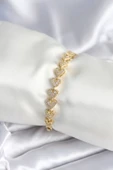 Pirinç Gold Renk Kalp Model Kadın Bileklik - TJ-BB7982 - 1
