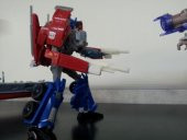 Transformers Prime: Optimus Prime El Topu Plastik Aparat - 3