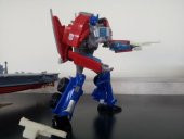 Transformers Prime: Optimus Prime El Topu Plastik Aparat - 5