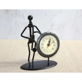 Metal Saatli Saksafon Çalan Müzisyen thumbnail 1