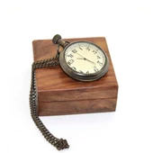 Ahşap Kutulu Pirinç Köstekli Saat thumbnail 2