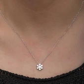 925 Ayar Gümüş Minimal Kar Tanesi Kadın Kolye thumbnail 4