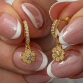 Gümüş Sallantılı Gold Minimal Çiçek Kadın Küpe thumbnail 1