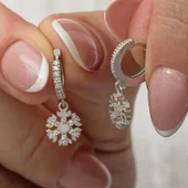 Gümüş Sallantılı Kar Tanesi Kadın Küpe thumbnail 1