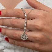 Gümüş Sıralı Zirkon Taşlı Kar Tanesi Kadın Kolye thumbnail 5