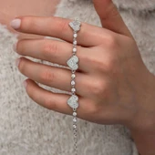 Gümüş Zirkon Taşlı Sıralı Kalp Kadın Bileklik thumbnail 1