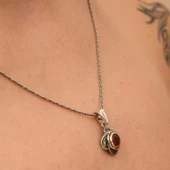 Gümüş Kırmızı Taşlı Gül Model Kadın Kolye thumbnail 4