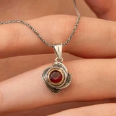 Gümüş Kırmızı Taşlı Gül Model Kadın Kolye thumbnail 5