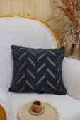 Chevron | Welsoft Jakarlı Dekoratif Kırlent Kılıfı 43x43 cm - ZTCHEVRON  siyah - 1