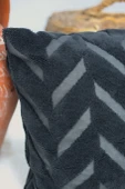 Chevron | Welsoft Jakarlı Dekoratif Kırlent Kılıfı 43x43 cm - ZTCHEVRON  siyah - 5