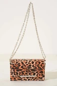 Mıknatıslı Zincir Askılı Çanta Leopar thumbnail 2