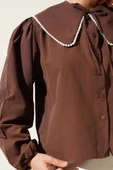 İnci Detaylı Denizci Yaka Kısa Gömlek Kahve thumbnail 4