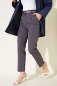 Kemerli Pileli Dar Paça Pantolon Füme thumbnail 1