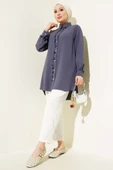 Taş Düğmeli Fırfırlı Gömlek Füme thumbnail 2