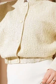Parlak Kırışık Doku Kısa Ceket Bej thumbnail 4