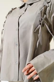 Omuz Fırfır Büzgülü Kısa Gömlek Taş thumbnail 4